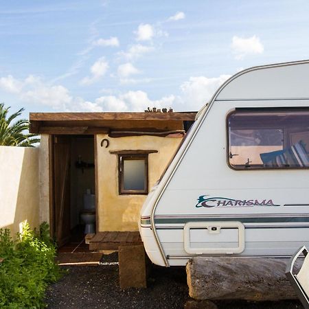 Caravan Apartment Tinajo Luaran gambar