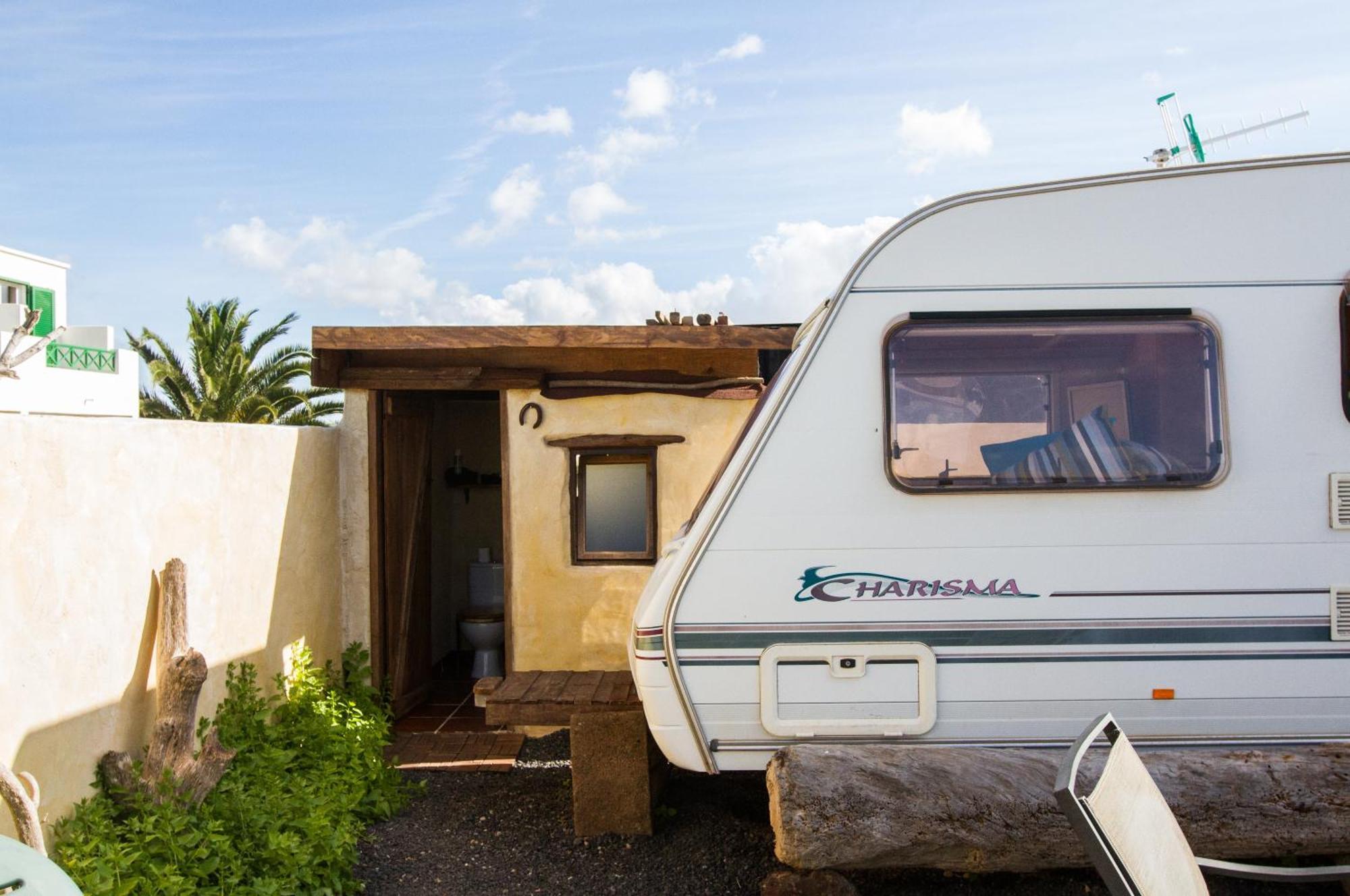 Caravan Apartment Tinajo Luaran gambar